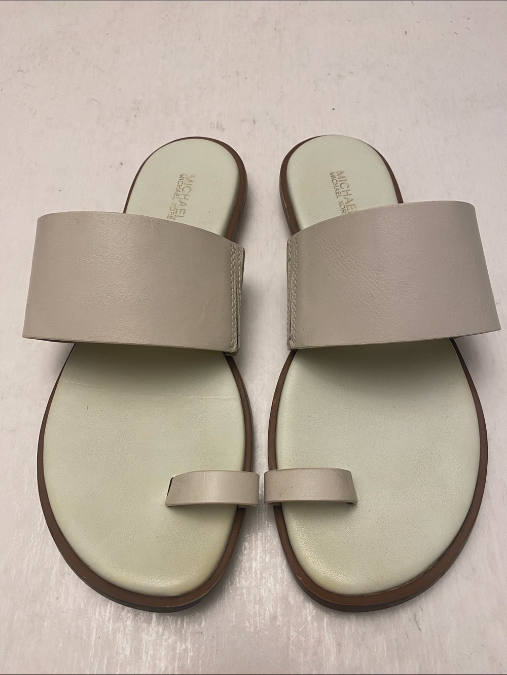 MICHAEL Michael Kors Women’s Leather Toe Ring Slide Sandals 9 M